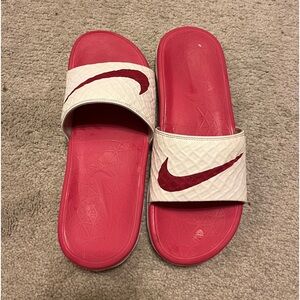 Nike Solarsoft Slides. Women’s size 7, excellent shape, gently worn